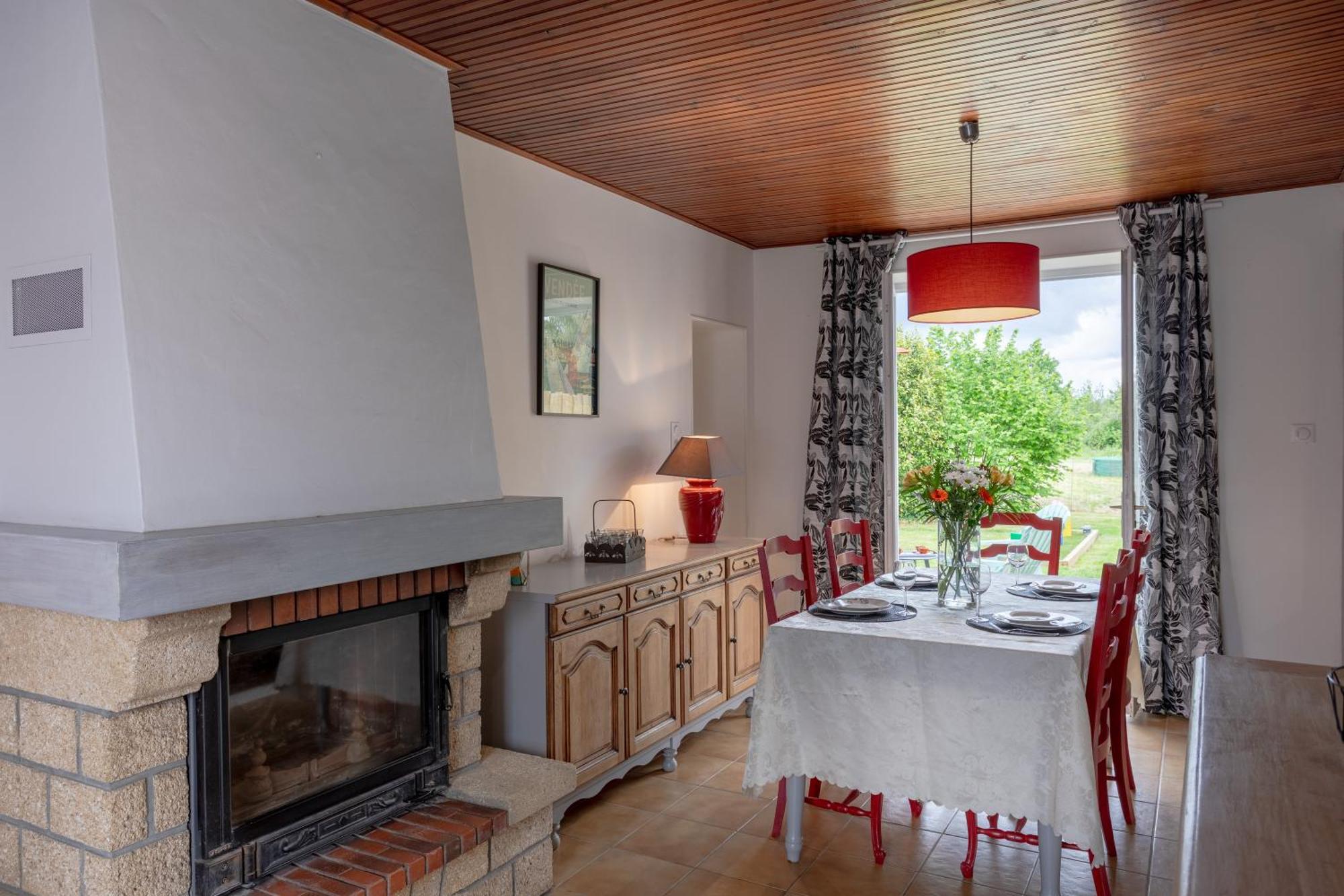 Maison Calme Terrasse Et Jardin Holiday home
